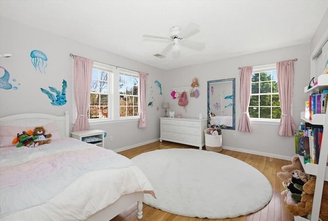 4 Swanson Ln, Westford, MA 01886