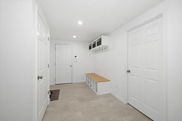 4 Swanson Ln, Westford, MA 01886