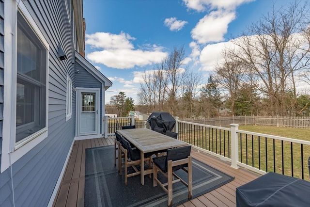4 Swanson Ln, Westford, MA 01886