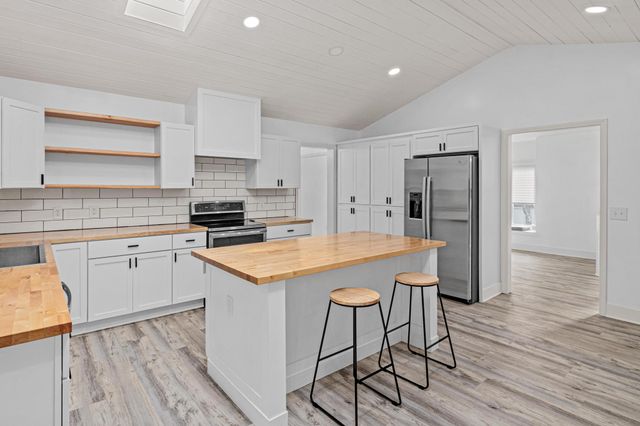 13629 Glasgow Lane, Apple Valley, MN 55124