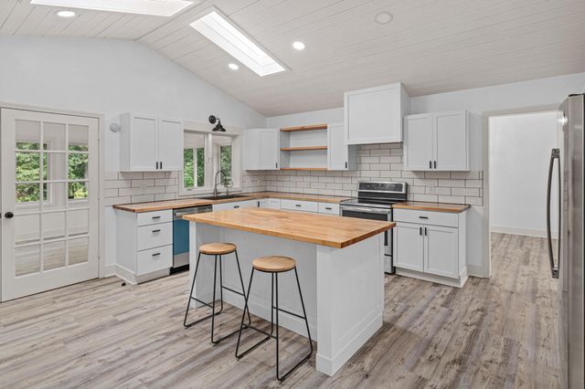 13629 Glasgow Lane, Apple Valley, MN 55124