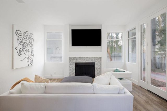 2318 Via Villegas, Carlsbad, CA 92009