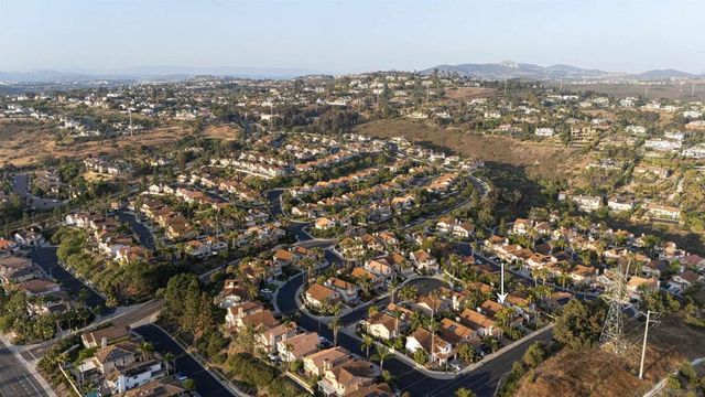 2318 Via Villegas, Carlsbad, CA 92009