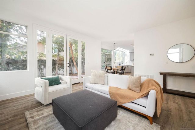 2318 Via Villegas, Carlsbad, CA 92009