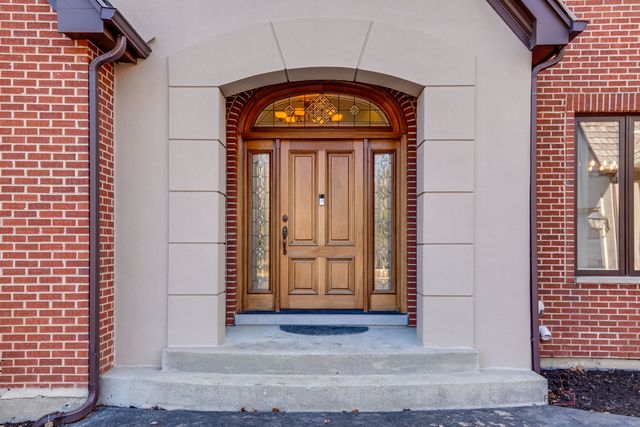 13 Kensington Drive, North Barrington, IL 60010