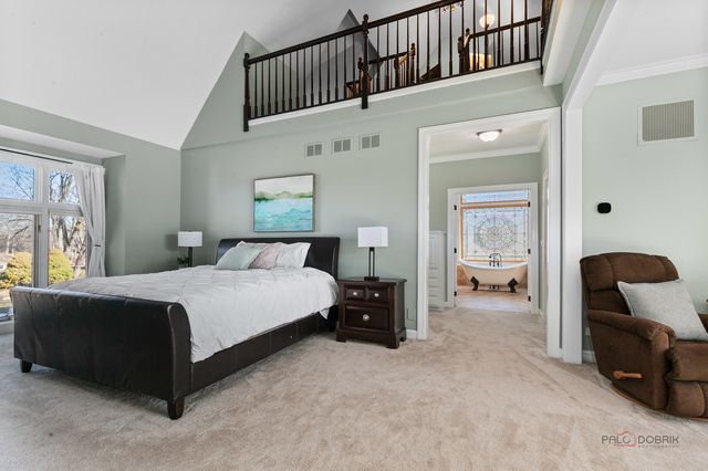 13 Kensington Drive, North Barrington, IL 60010