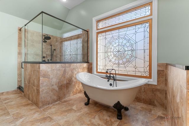 13 Kensington Drive, North Barrington, IL 60010