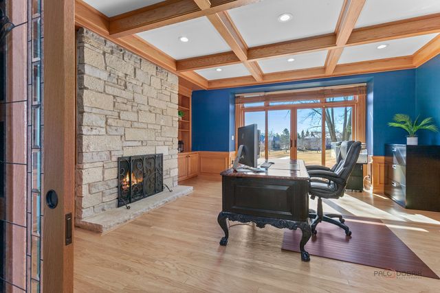 13 Kensington Drive, North Barrington, IL 60010