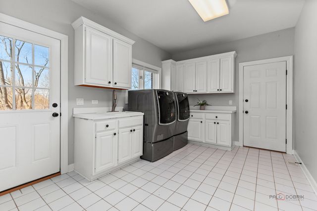 13 Kensington Drive, North Barrington, IL 60010