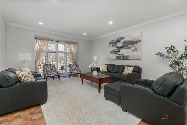 13 Kensington Drive, North Barrington, IL 60010