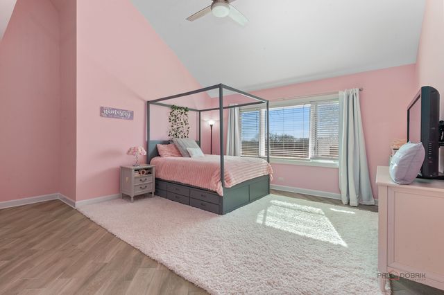 13 Kensington Drive, North Barrington, IL 60010