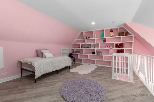 13 Kensington Drive, North Barrington, IL 60010