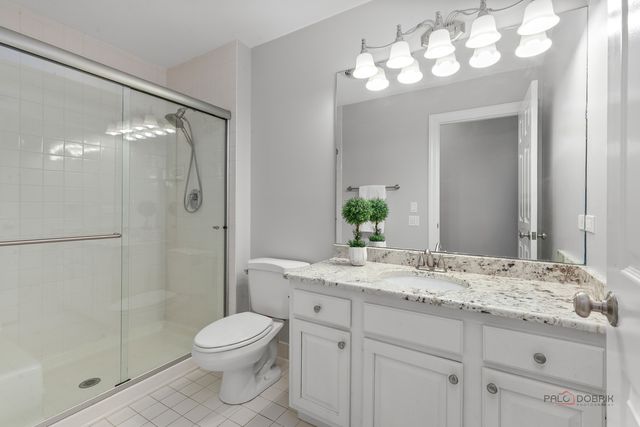 13 Kensington Drive, North Barrington, IL 60010