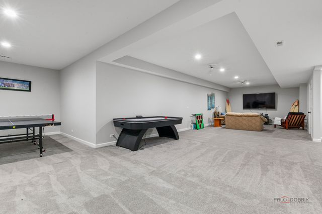 13 Kensington Drive, North Barrington, IL 60010