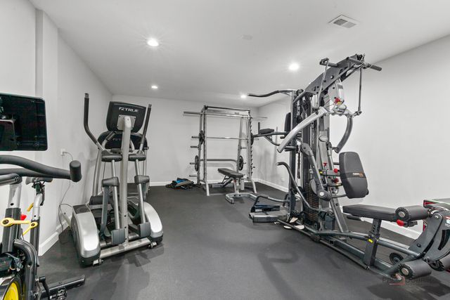 13 Kensington Drive, North Barrington, IL 60010