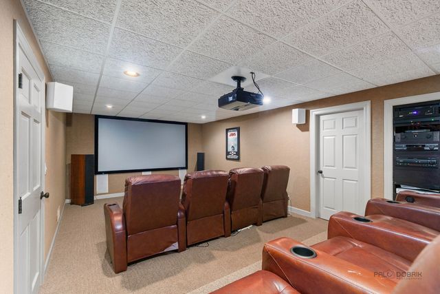 13 Kensington Drive, North Barrington, IL 60010