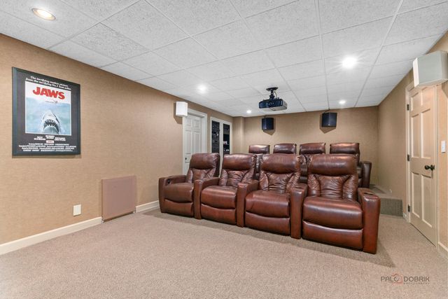 13 Kensington Drive, North Barrington, IL 60010