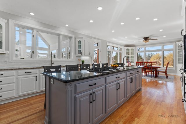 13 Kensington Drive, North Barrington, IL 60010