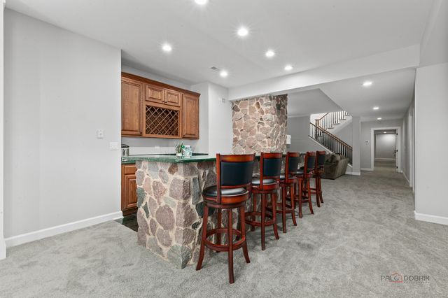 13 Kensington Drive, North Barrington, IL 60010