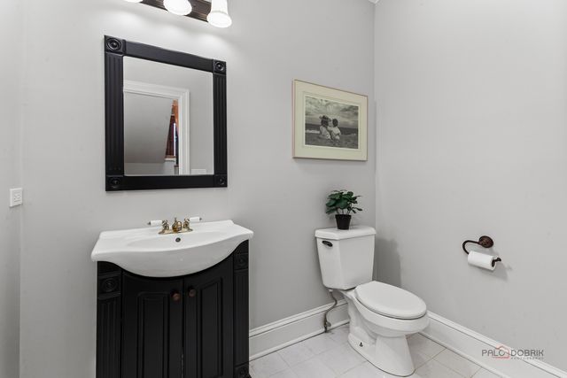 13 Kensington Drive, North Barrington, IL 60010