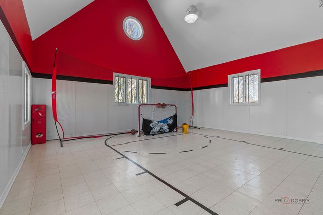 13 Kensington Drive, North Barrington, IL 60010