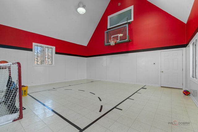 13 Kensington Drive, North Barrington, IL 60010