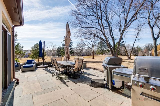 13 Kensington Drive, North Barrington, IL 60010