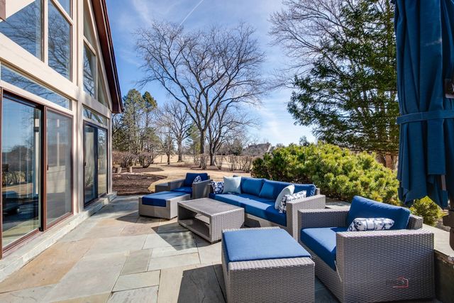 13 Kensington Drive, North Barrington, IL 60010