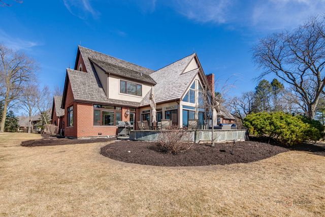 13 Kensington Drive, North Barrington, IL 60010