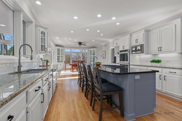 13 Kensington Drive, North Barrington, IL 60010