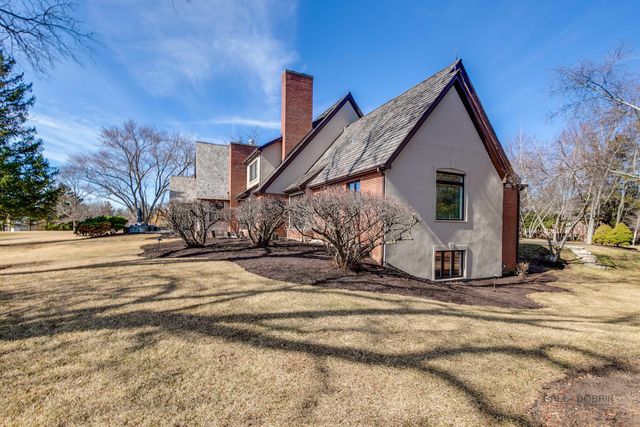 13 Kensington Drive, North Barrington, IL 60010