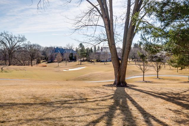 13 Kensington Drive, North Barrington, IL 60010