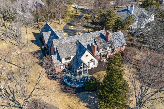 13 Kensington Drive, North Barrington, IL 60010