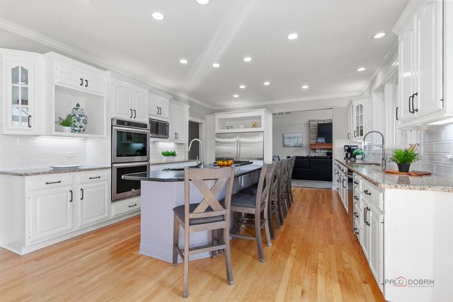 13 Kensington Drive, North Barrington, IL 60010