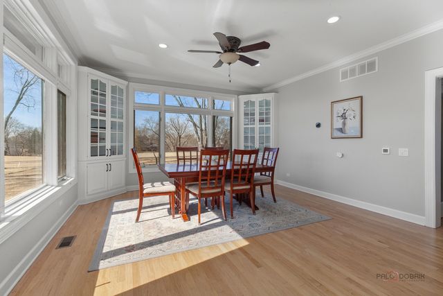 13 Kensington Drive, North Barrington, IL 60010