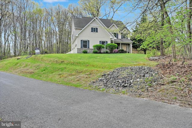 204 IRON VALLEY DR, Lebanon, PA 17042