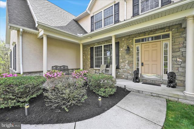 204 IRON VALLEY DR, Lebanon, PA 17042