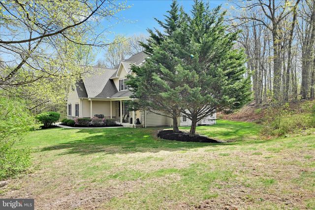 204 IRON VALLEY DR, Lebanon, PA 17042
