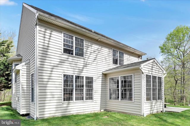 204 IRON VALLEY DR, Lebanon, PA 17042