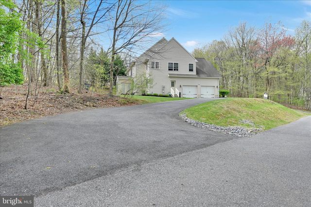 204 IRON VALLEY DR, Lebanon, PA 17042