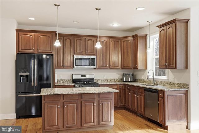 204 IRON VALLEY DR, Lebanon, PA 17042