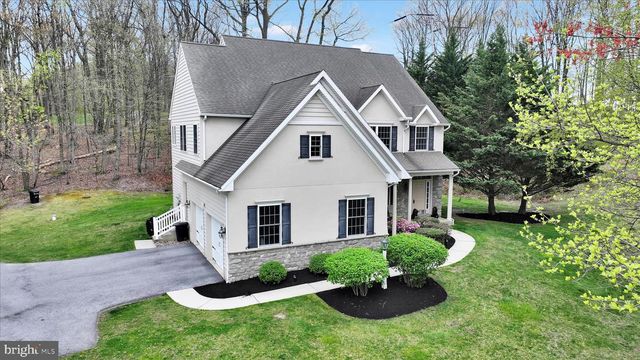 204 IRON VALLEY DR, Lebanon, PA 17042