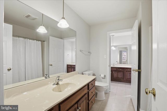 204 IRON VALLEY DR, Lebanon, PA 17042