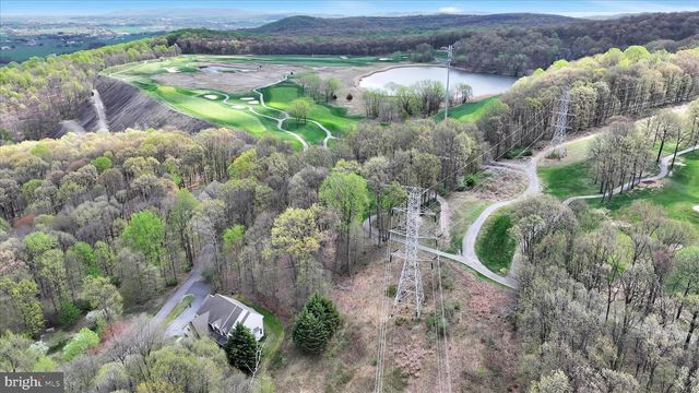 204 IRON VALLEY DR, Lebanon, PA 17042