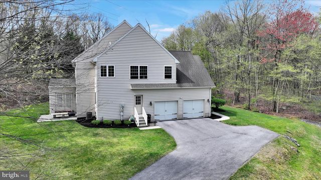 204 IRON VALLEY DR, Lebanon, PA 17042