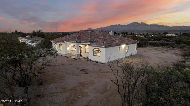 97 Keating Circle, Tubac, AZ 85646