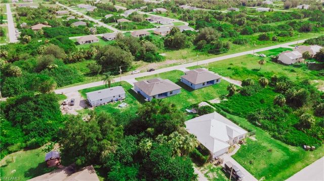 816 Frederick Reid ST E, Lehigh Acres, FL 33974