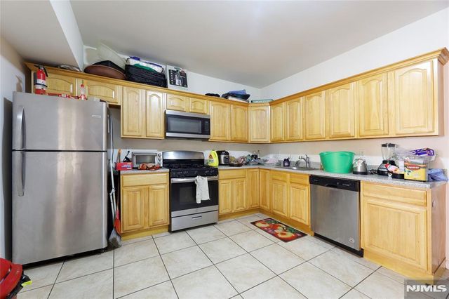 351 Osborne Terrace, Newark, NJ 07112