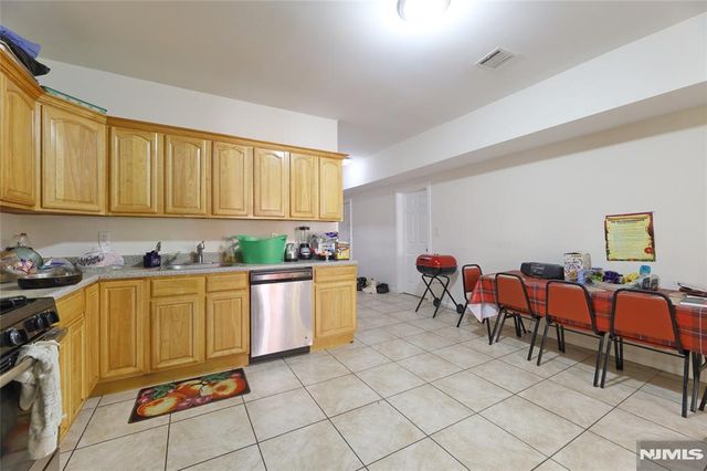 351 Osborne Terrace, Newark, NJ 07112