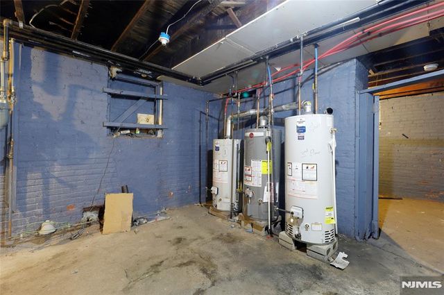 351 Osborne Terrace, Newark, NJ 07112